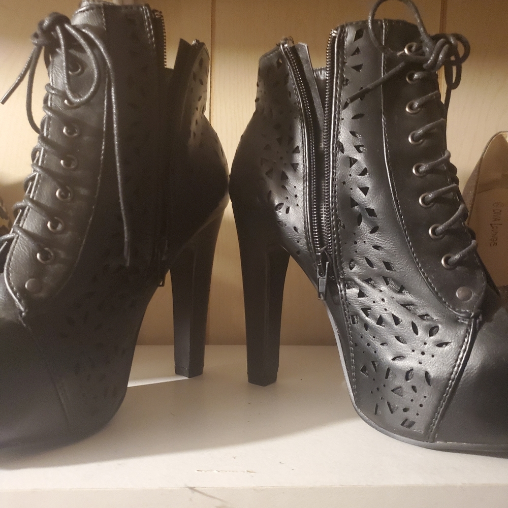Size 7 black booties